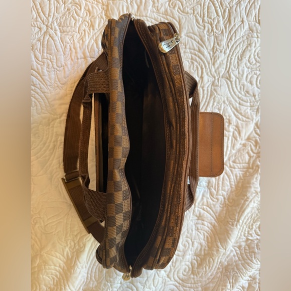 Brown Checkered Structured Travel Bag | Laptop Briefcase | Carry-On - Picture 6 of 8